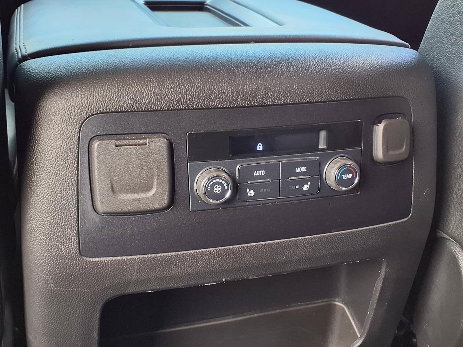 Certified 2019 Chevrolet Tahoe LT w/ Luxury Package AWD/4WD image 18