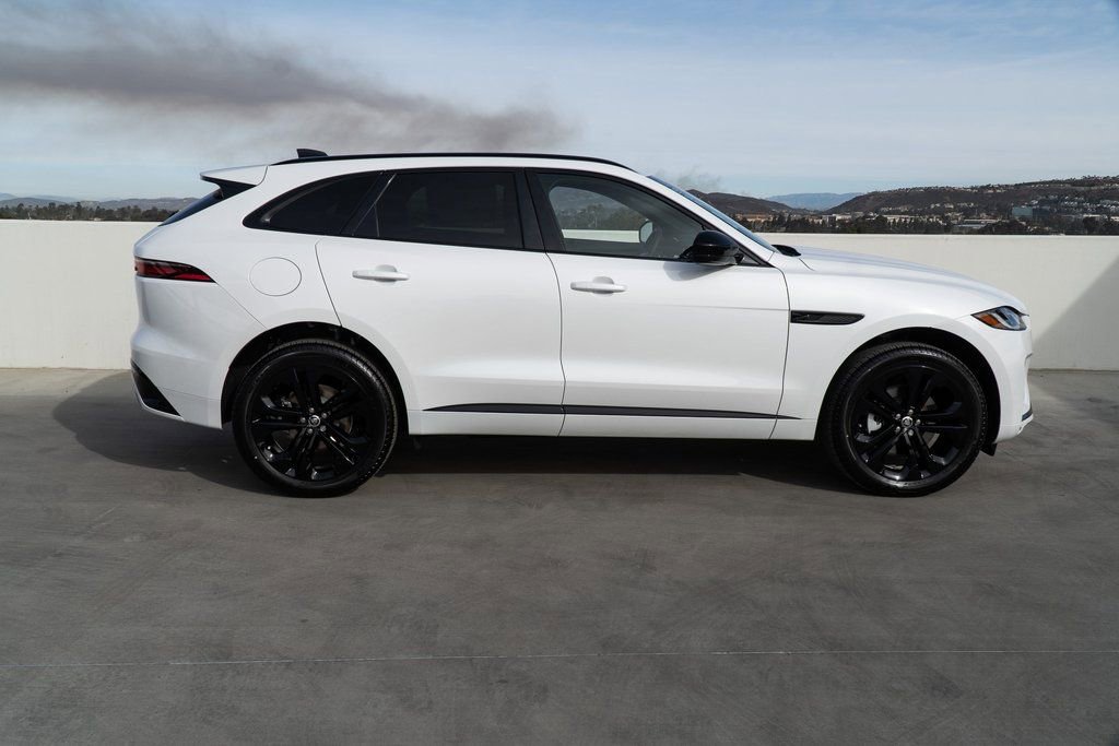 Used 2025 Jaguar F-PACE R-Dynamic S AWD/4WD image 7