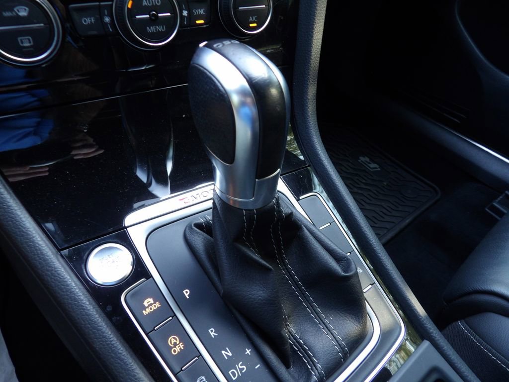 Used 2018 Volkswagen Golf R 4-Door image 21