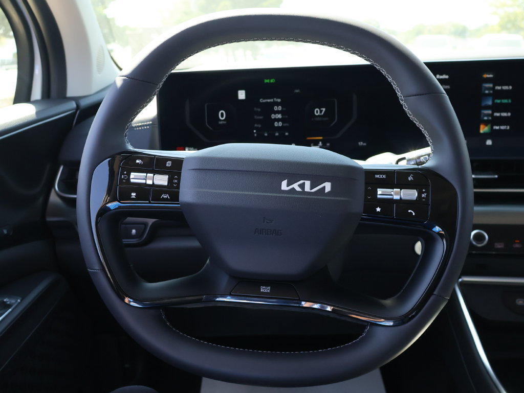 New 2027 Kia Carnival SX w/ Dark Edition Package FWD image 35