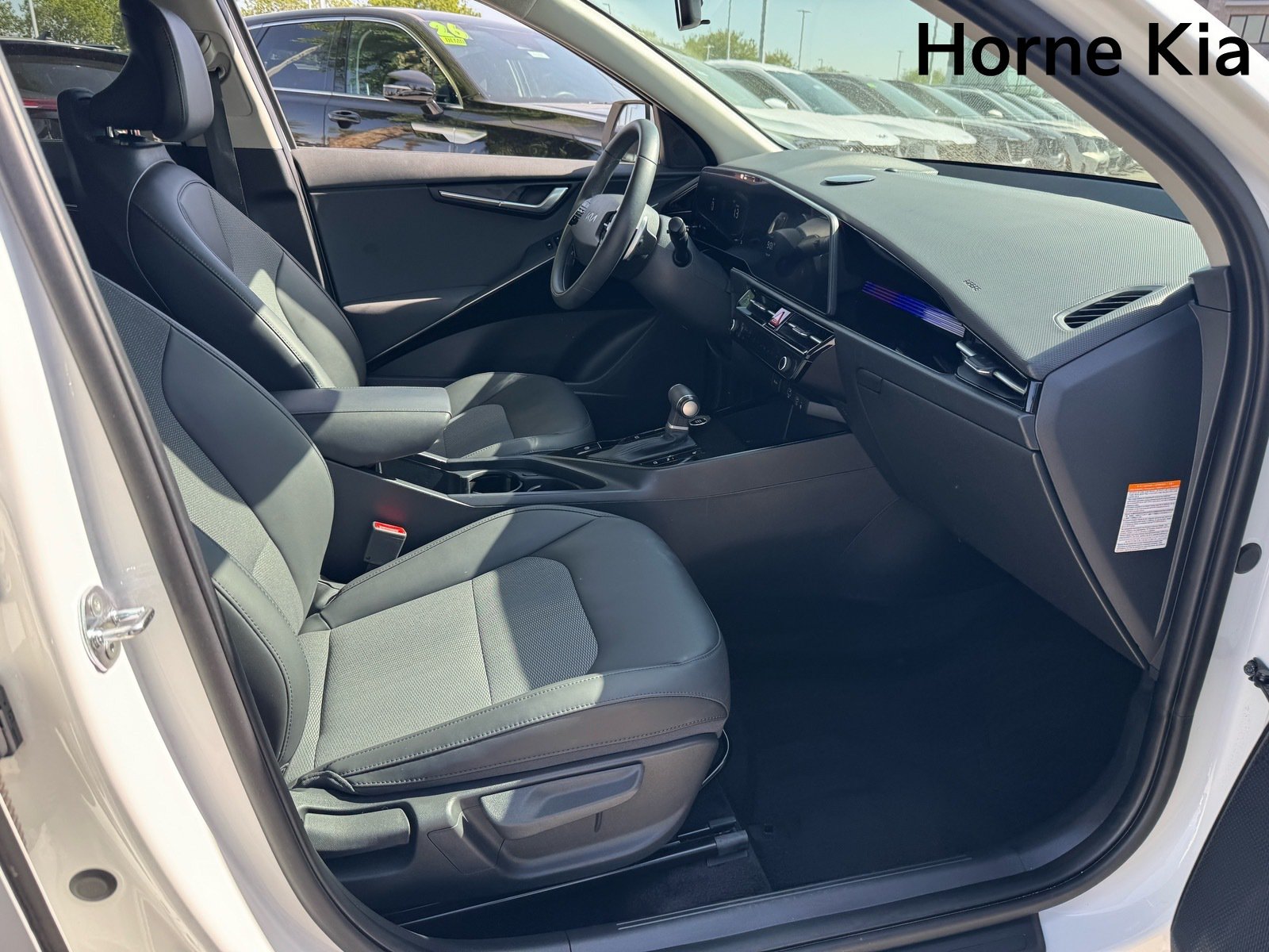 Certified 2024 Kia Niro EX FWD image 27