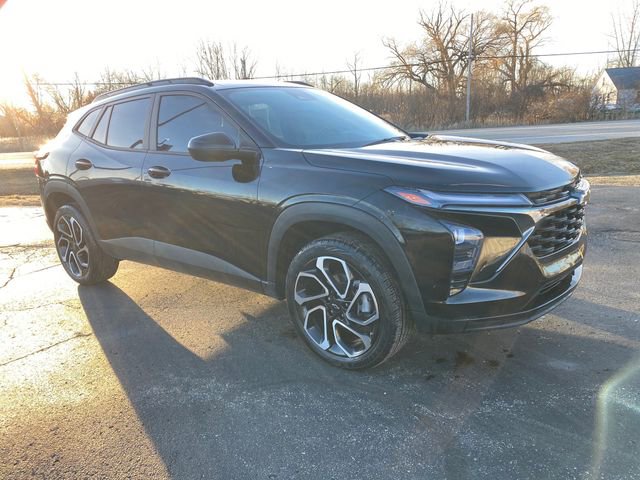 Used 2024 Chevrolet Trax RS w/ Driver Confidence Package image 11