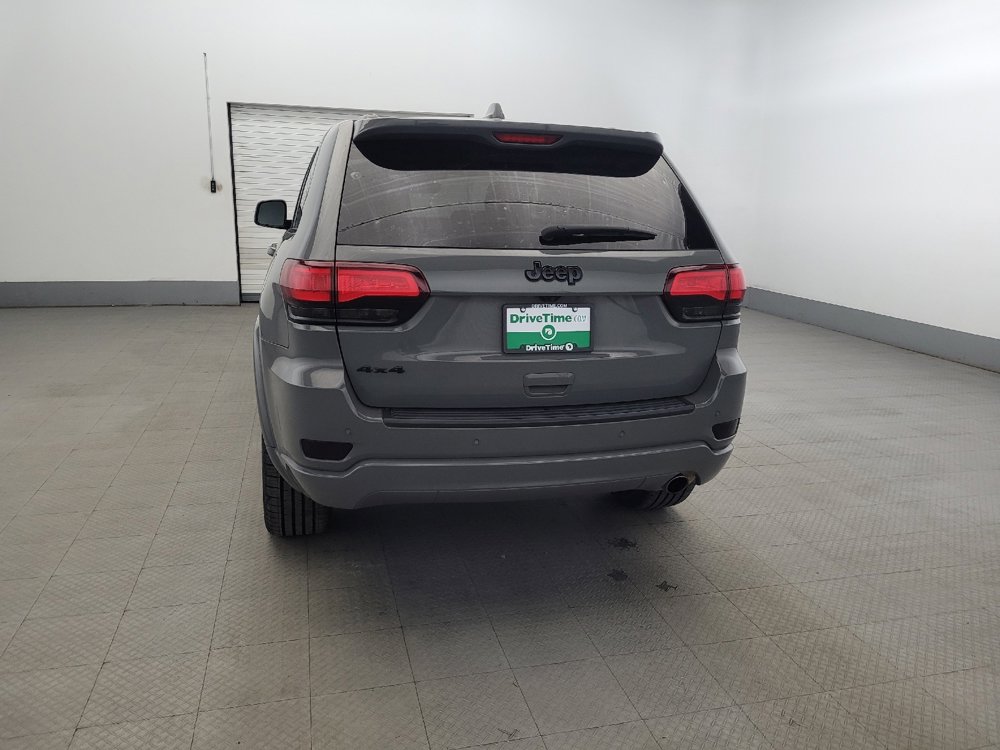 Used 2022 Jeep Grand Cherokee Laredo X image 6