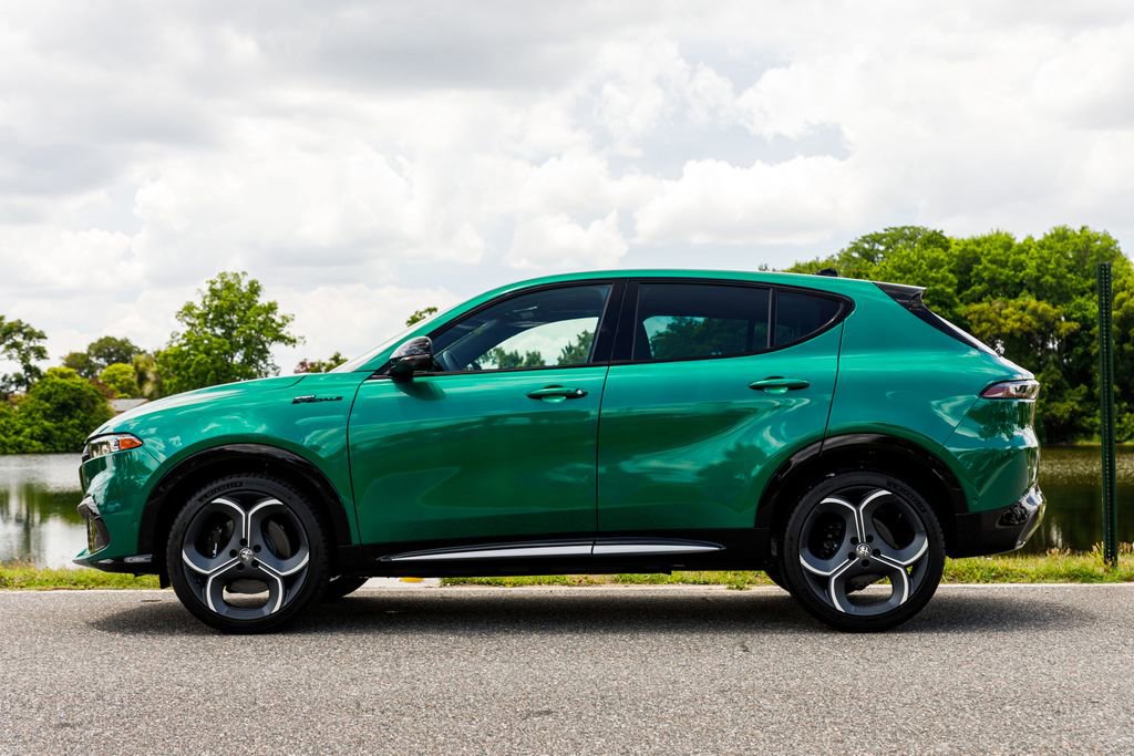 New 2026 Alfa Romeo Tonale w/ Active Assist Package AWD/4WD image 6