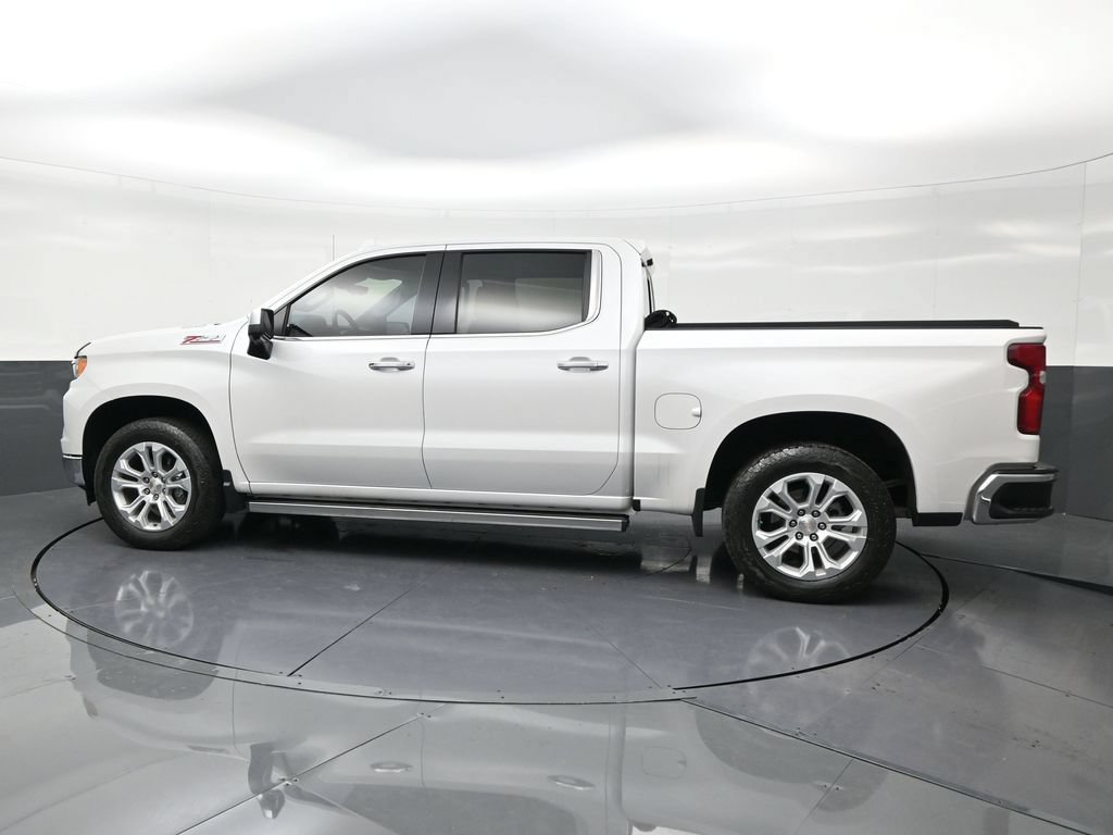 Used 2023 Chevrolet Silverado 1500 LTZ RWD image 2