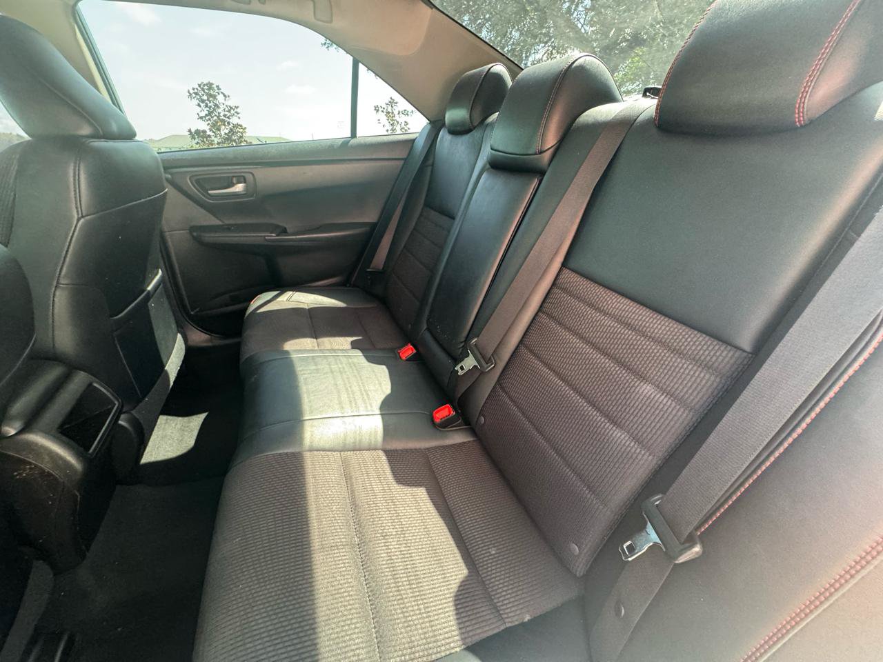 Used 2016 Toyota Camry SE FWD image 15