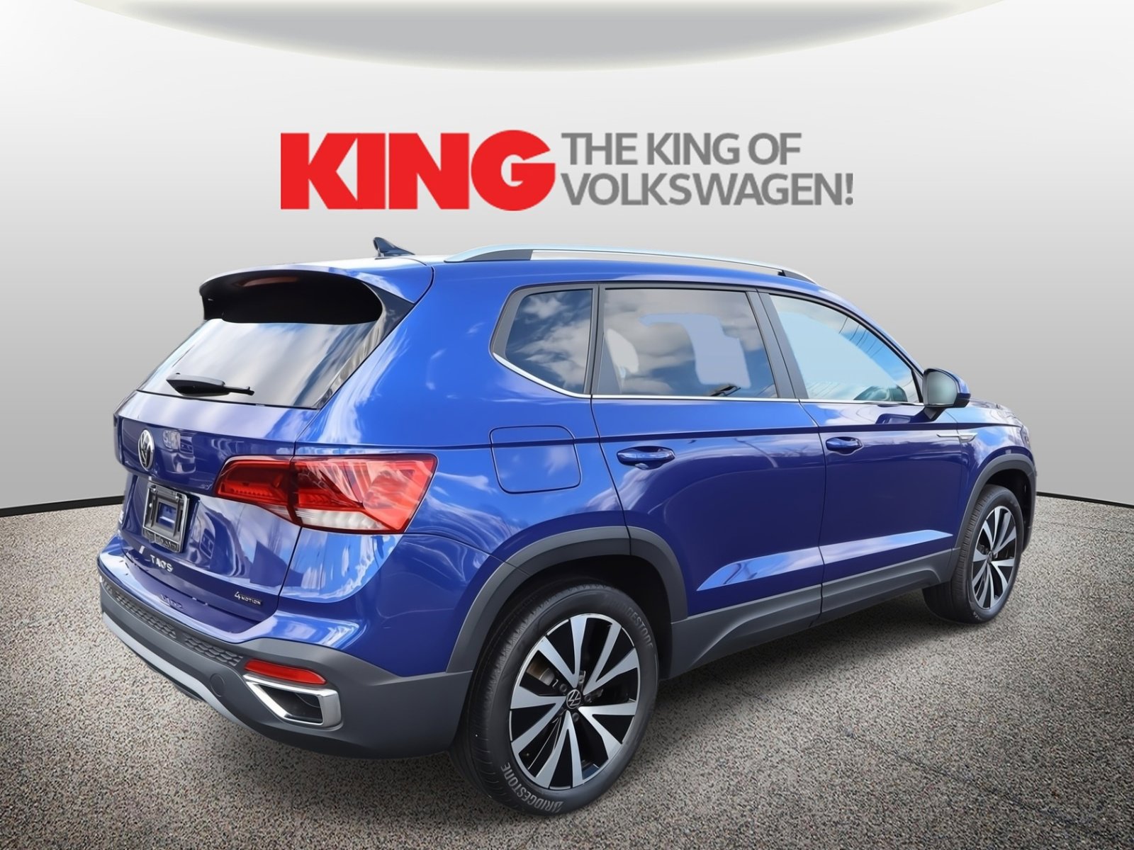 Certified 2023 Volkswagen Taos SE image 3