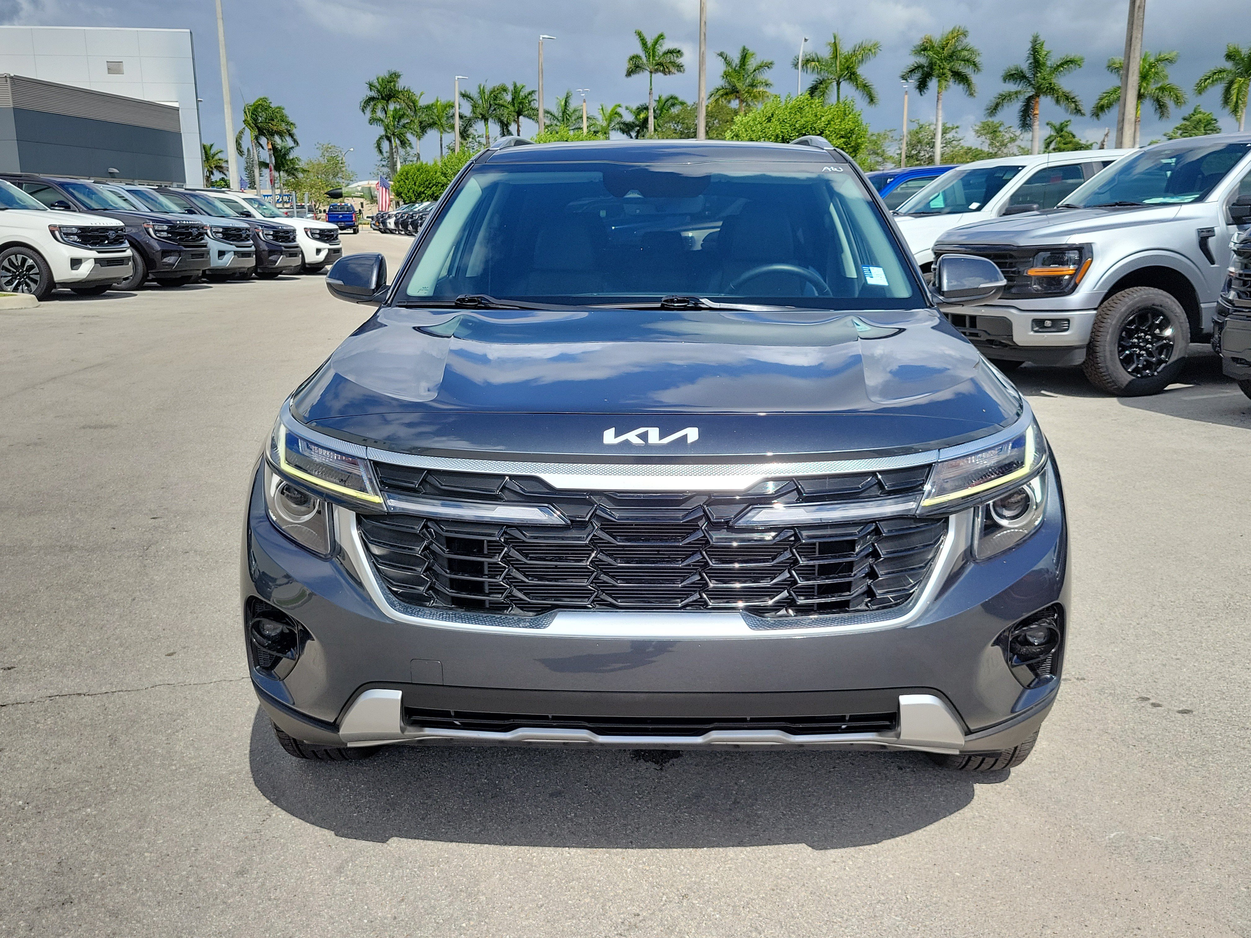 Used 2025 Kia Seltos S FWD video 2