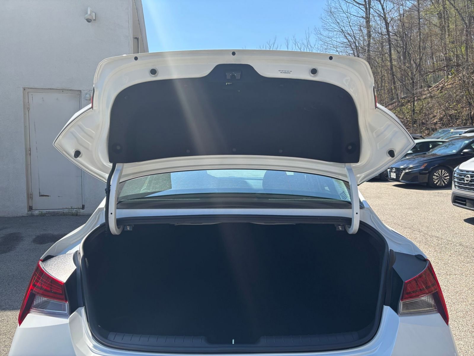 Used 2025 Hyundai Elantra SEL FWD image 33