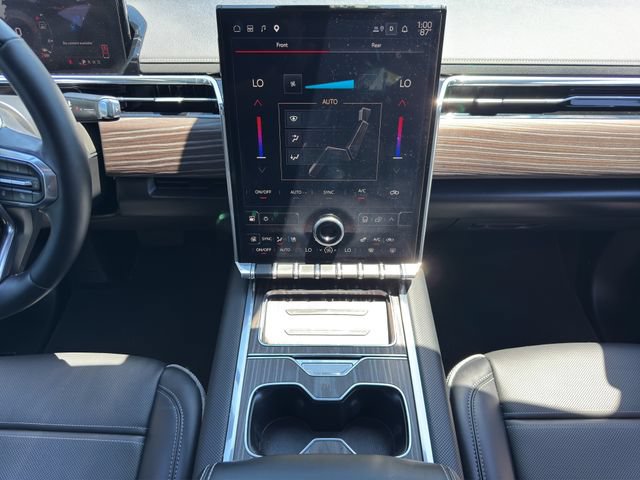 Used 2025 GMC Sierra EV Denali AWD/4WD image 19