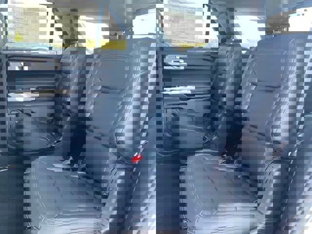 New 2024 Ford Explorer XLT w/ Equipment Group 202A image 26