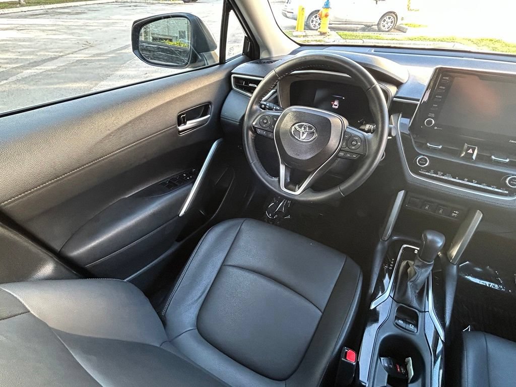 Used 2022 Toyota Corolla Cross XLE FWD image 9