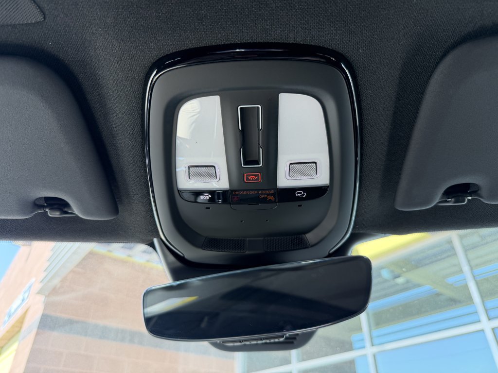 Used 2024 Volvo XC40 Recharge Plus w/ Protection Package Premier RWD image 26
