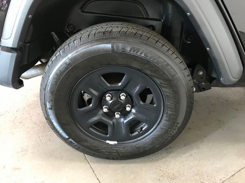 Used 2023 Jeep Wrangler Sport image 43