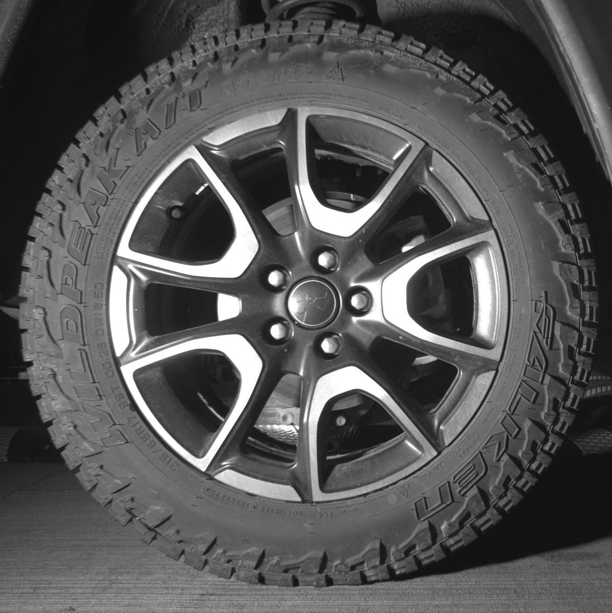 Used 2025 Jeep Compass Trailhawk AWD/4WD image 15