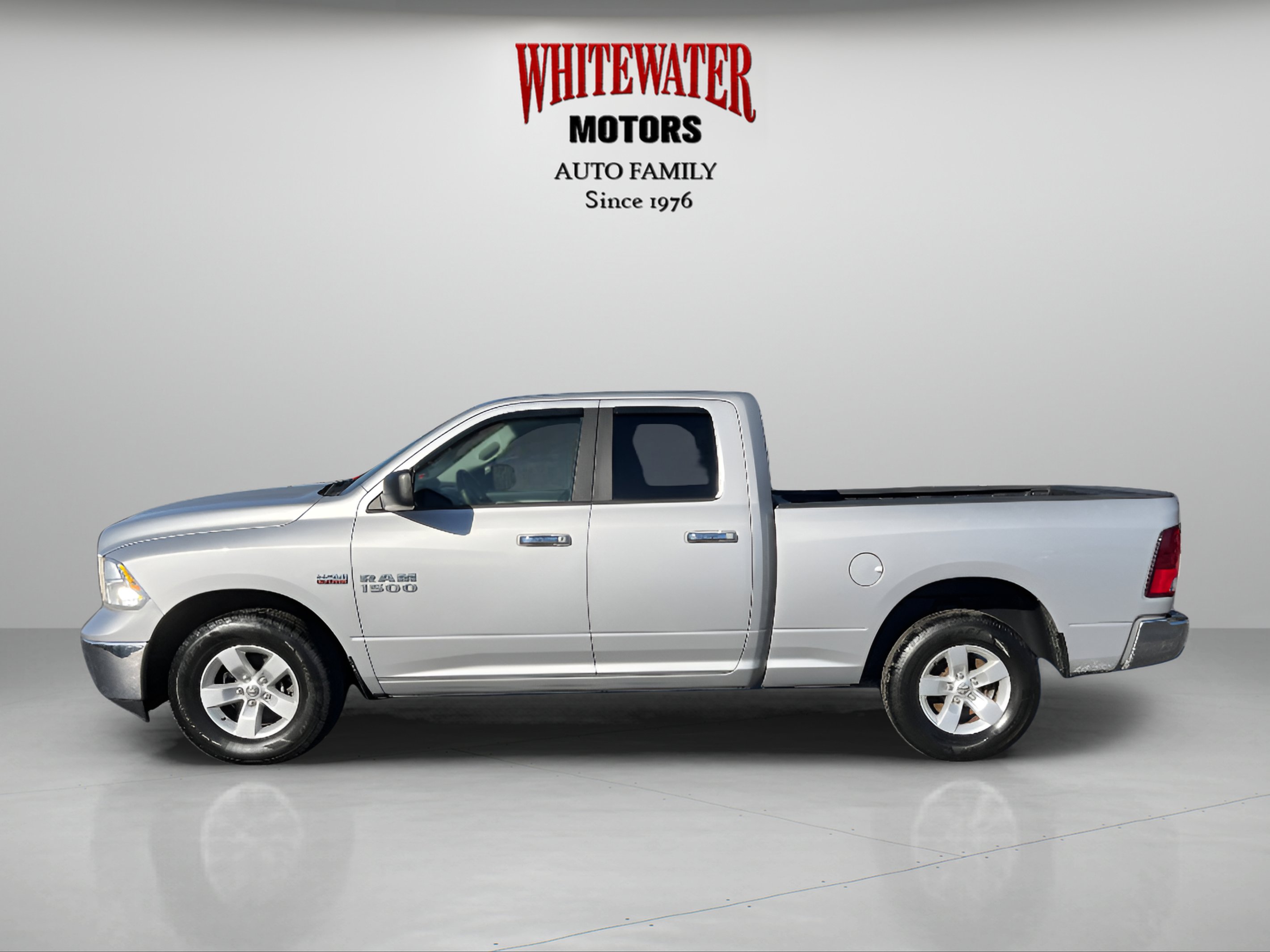Used 2015 RAM 1500 Classic SLT image 2