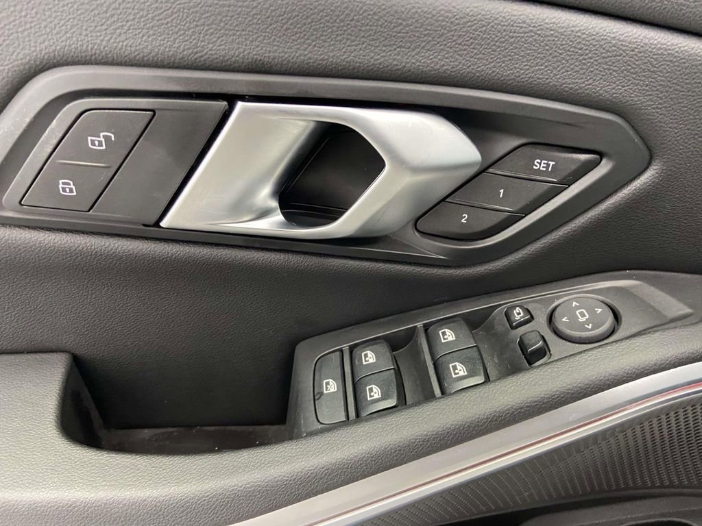 Used 2025 BMW 330i xDrive Sedan w/ Convenience Package image 21