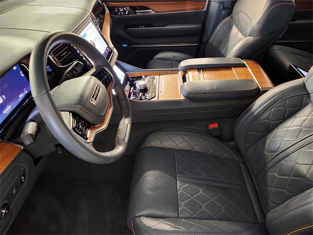 Used 2024 Jeep Grand Wagoneer Series III image 14