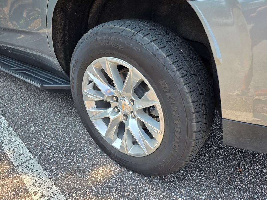 Used 2025 Chevrolet Tahoe Premier AWD/4WD image 32