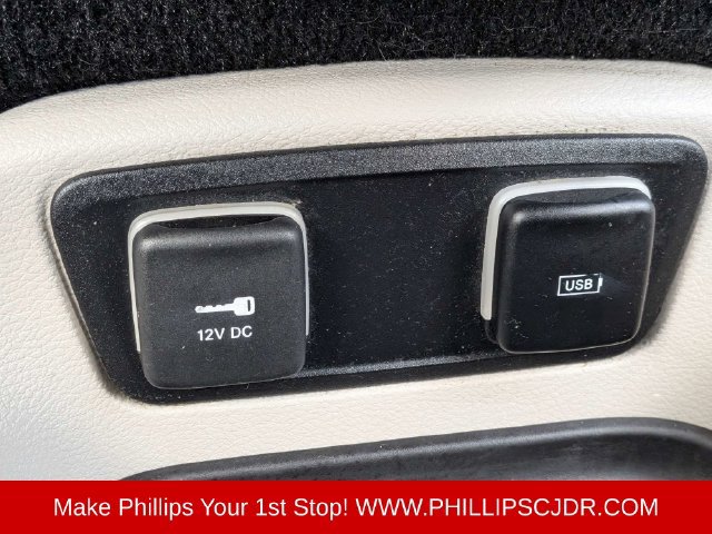 Certified 2019 Chrysler Pacifica Limited FWD image 23