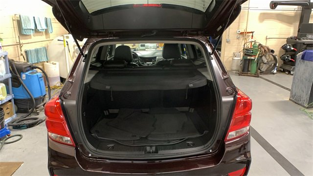 Used 2020 Chevrolet Trax LT w/ LT Convenience Package image 22