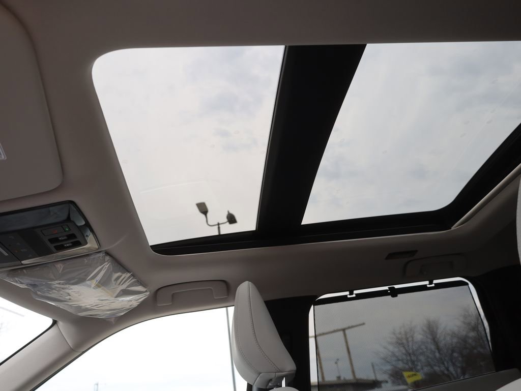 New 2025 Mitsubishi Outlander AWD image 60