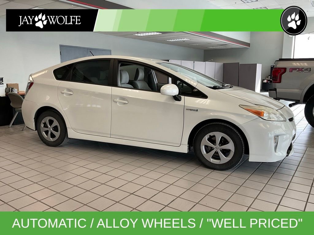 Used 2015 Toyota Prius Two image 1