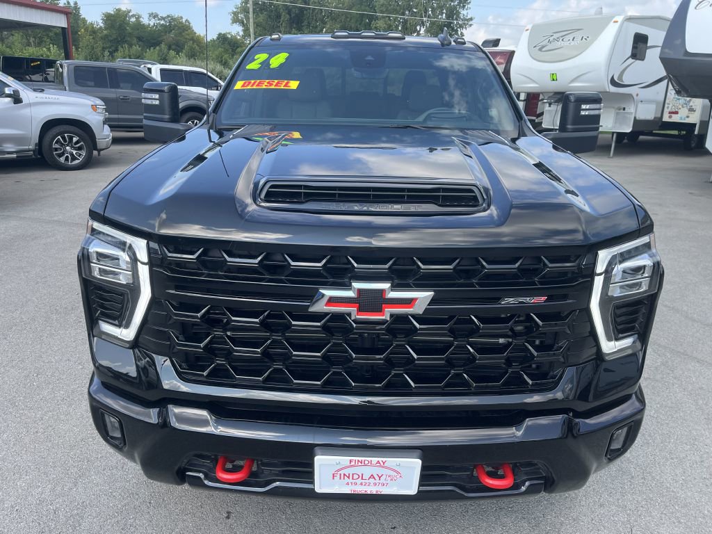 Used 2024 Chevrolet Silverado 2500 ZR2 w/ Technology Package image 6