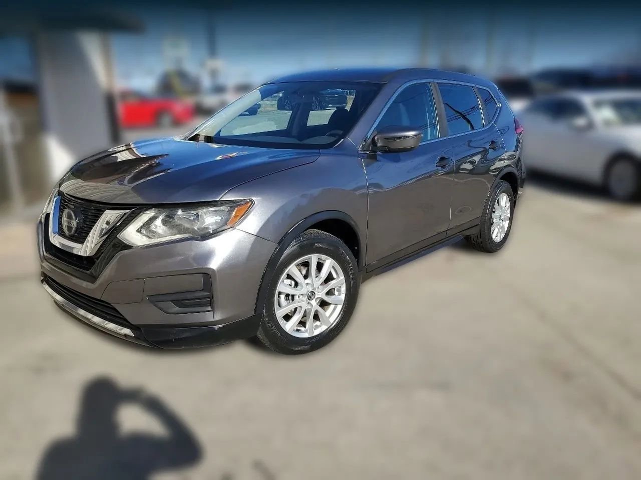 Used 2017 Nissan Rogue SV FWD image 3
