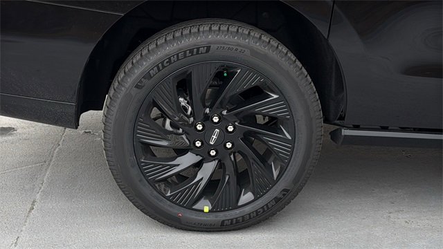 New 2025 Lincoln Navigator L Reserve w/ Jet Appearance Package image 4