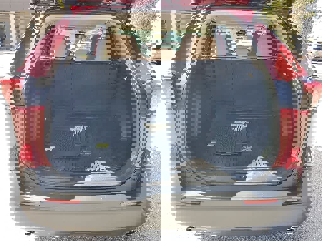 Used 2025 Toyota RAV4 XLE w/ Convenience Package image 9