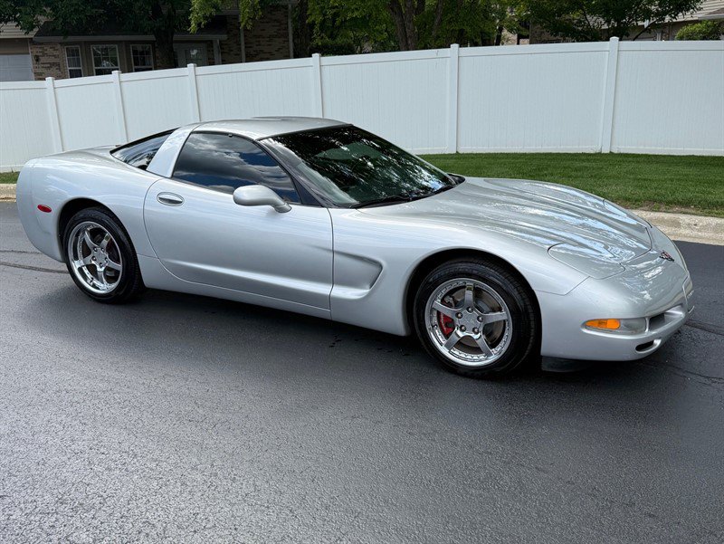 Used 2002 Chevrolet Corvette Coupe w/ Preferred Equipment Group2 RWD image 4