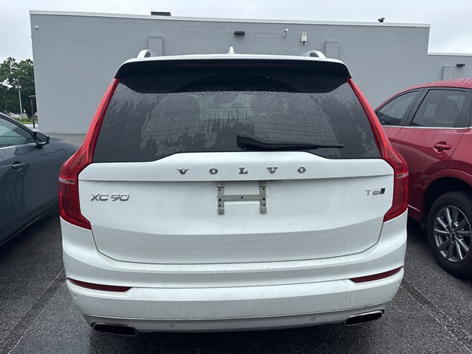 Used 2017 Volvo XC90 T6 Momentum w/ Vision Package AWD/4WD image 6