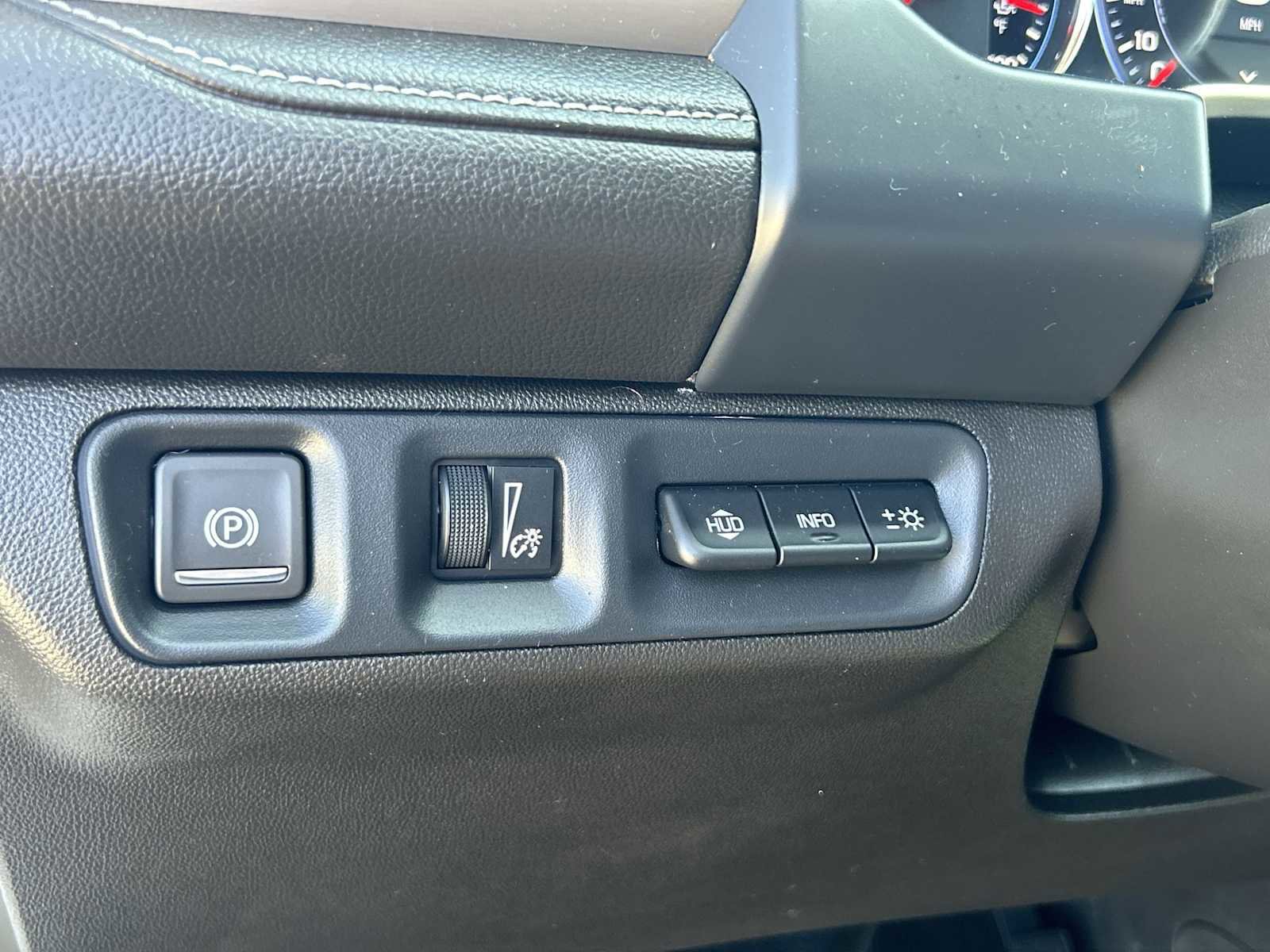 Used 2023 GMC Acadia Denali image 18