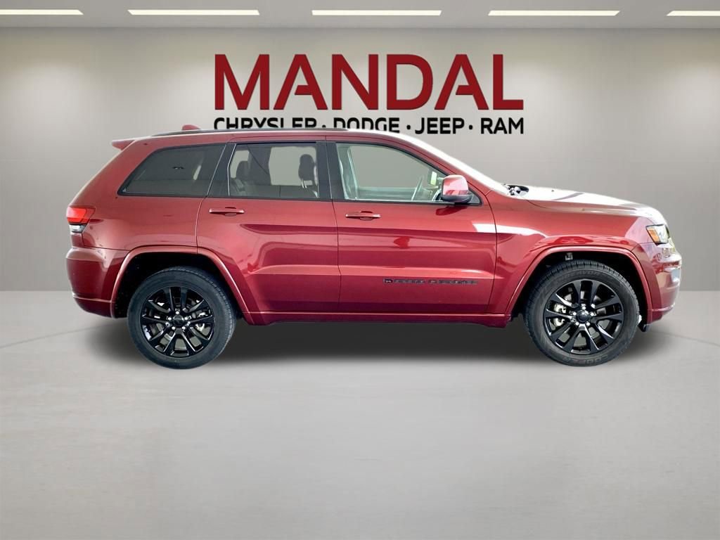 Used 2022 Jeep Grand Cherokee Laredo X AWD/4WD image 5