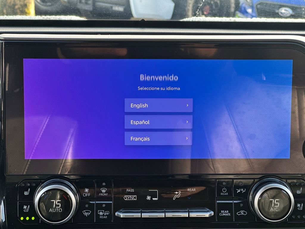 Used 2023 Toyota Highlander Limited image 19