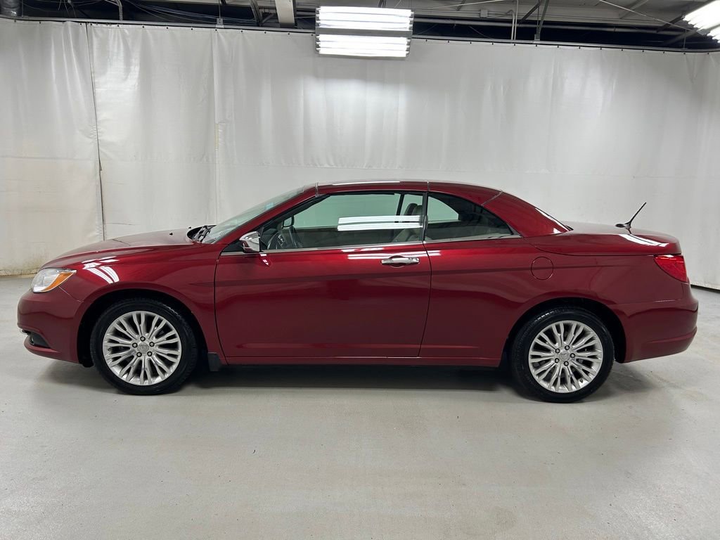 Used 2013 Chrysler 200 Limited FWD image 8
