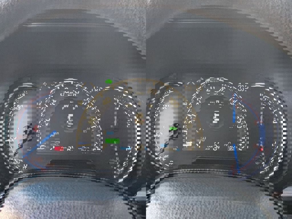 Used 2025 Toyota RAV4 XLE image 17