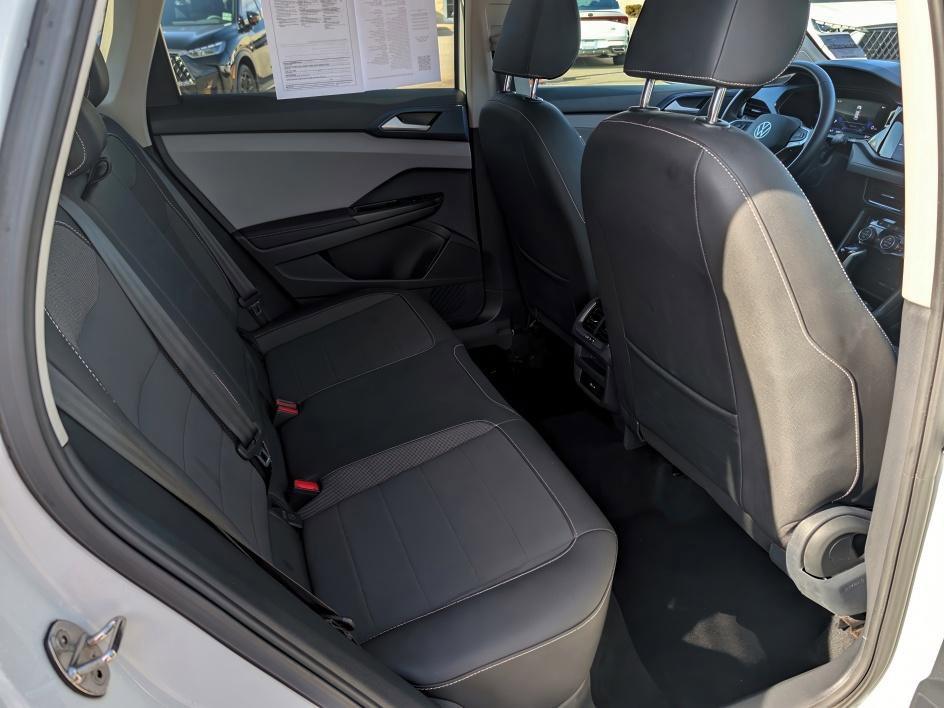 Used 2024 Volkswagen Taos SE image 13