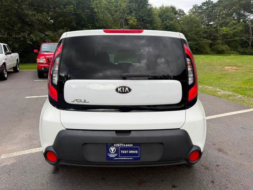 Used 2014 Kia Soul + FWD image 7