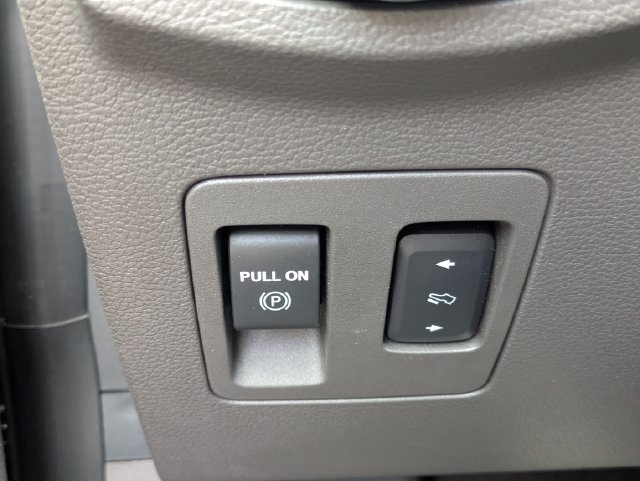 Used 2020 Ford Expedition Limited RWD image 21