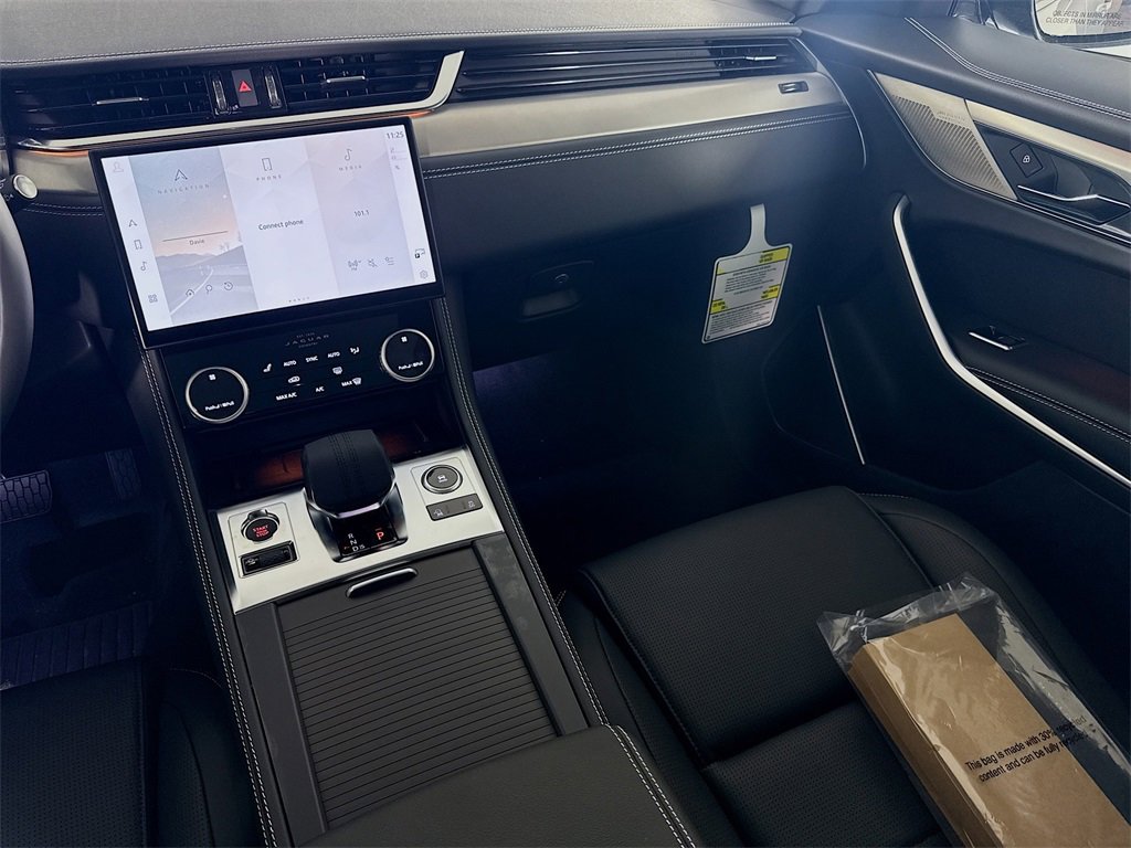 New 2026 Jaguar F-PACE R-Dynamic S image 23