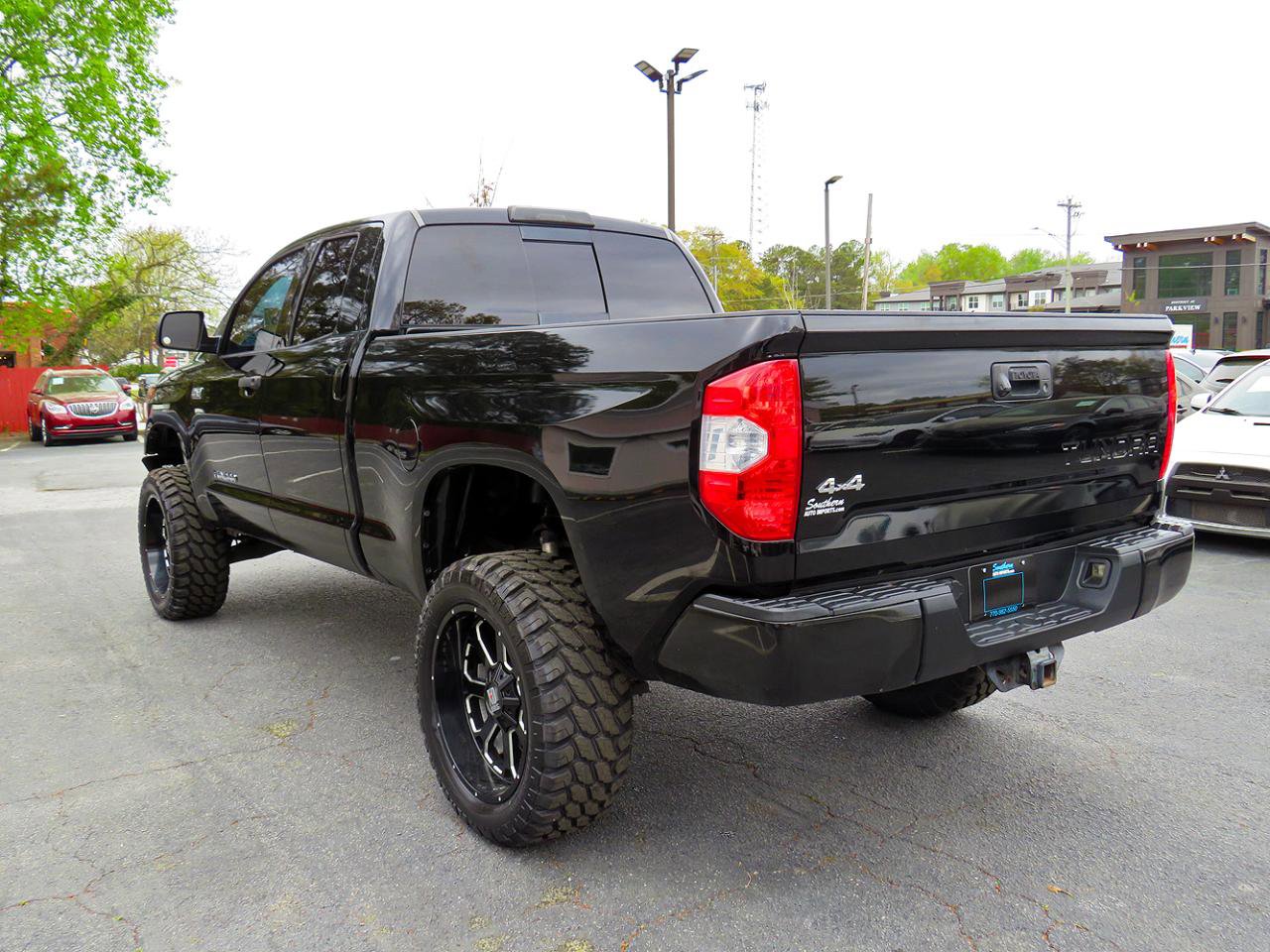 Used 2015 Toyota Tundra SR5 w/ SR5 Upgrade Package AWD/4WD image 9