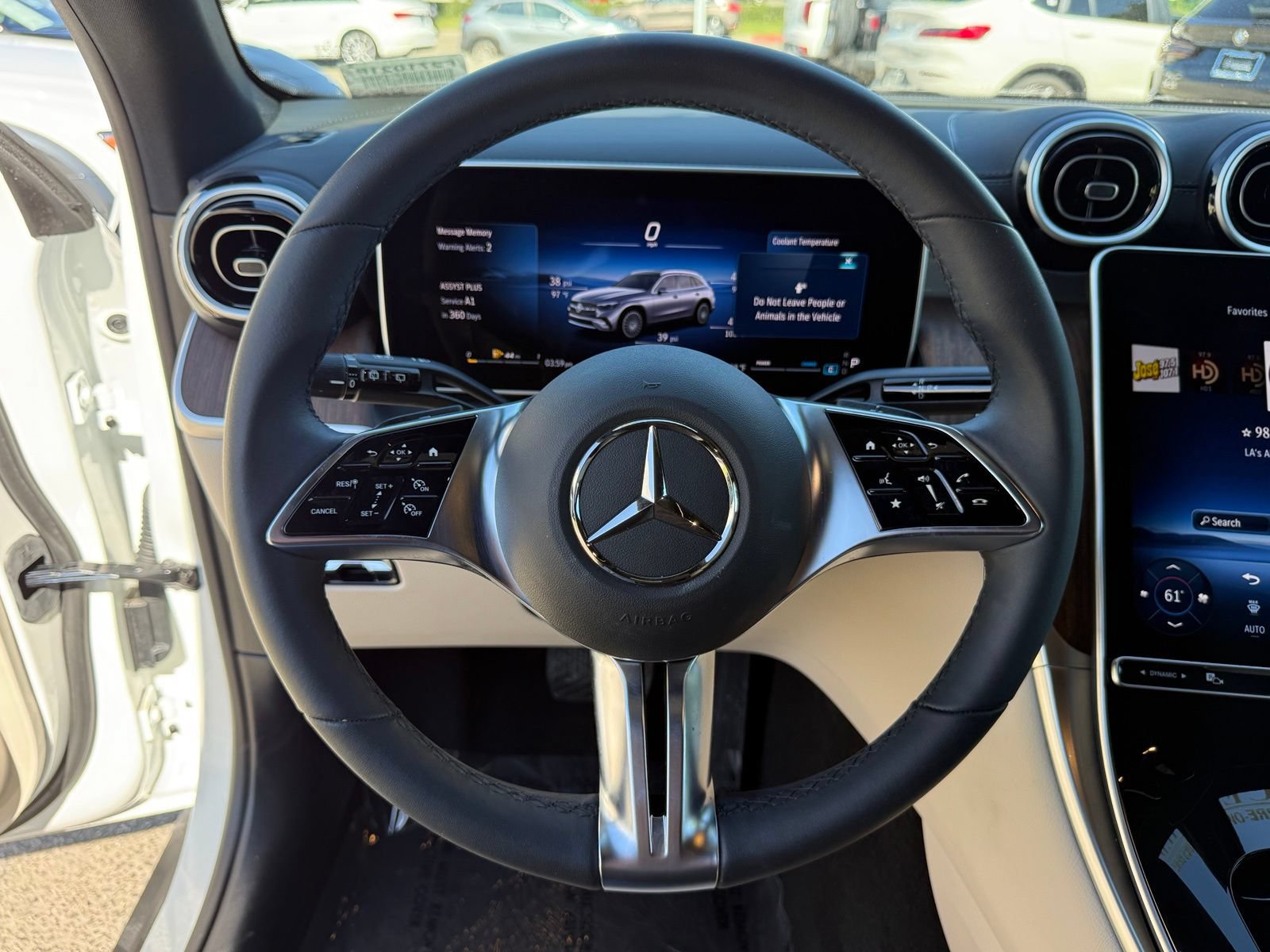 Used 2025 Mercedes-Benz GLC 300 image 30