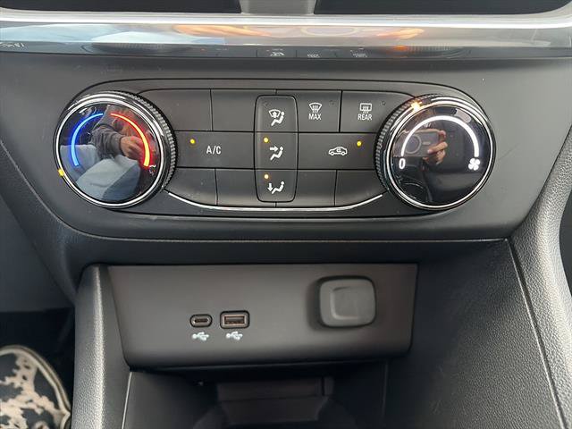 Used 2024 Buick Encore GX Preferred AWD/4WD image 18