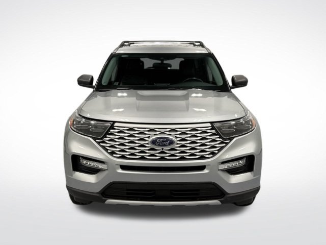 Used 2024 Ford Explorer XLT w/ Equipment Group 202A AWD/4WD image 3