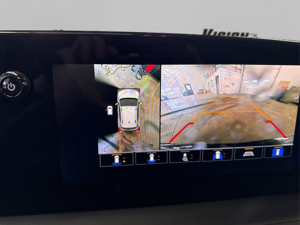 Used 2025 Buick Encore GX Avenir w/ Avenir Technology Package image 30