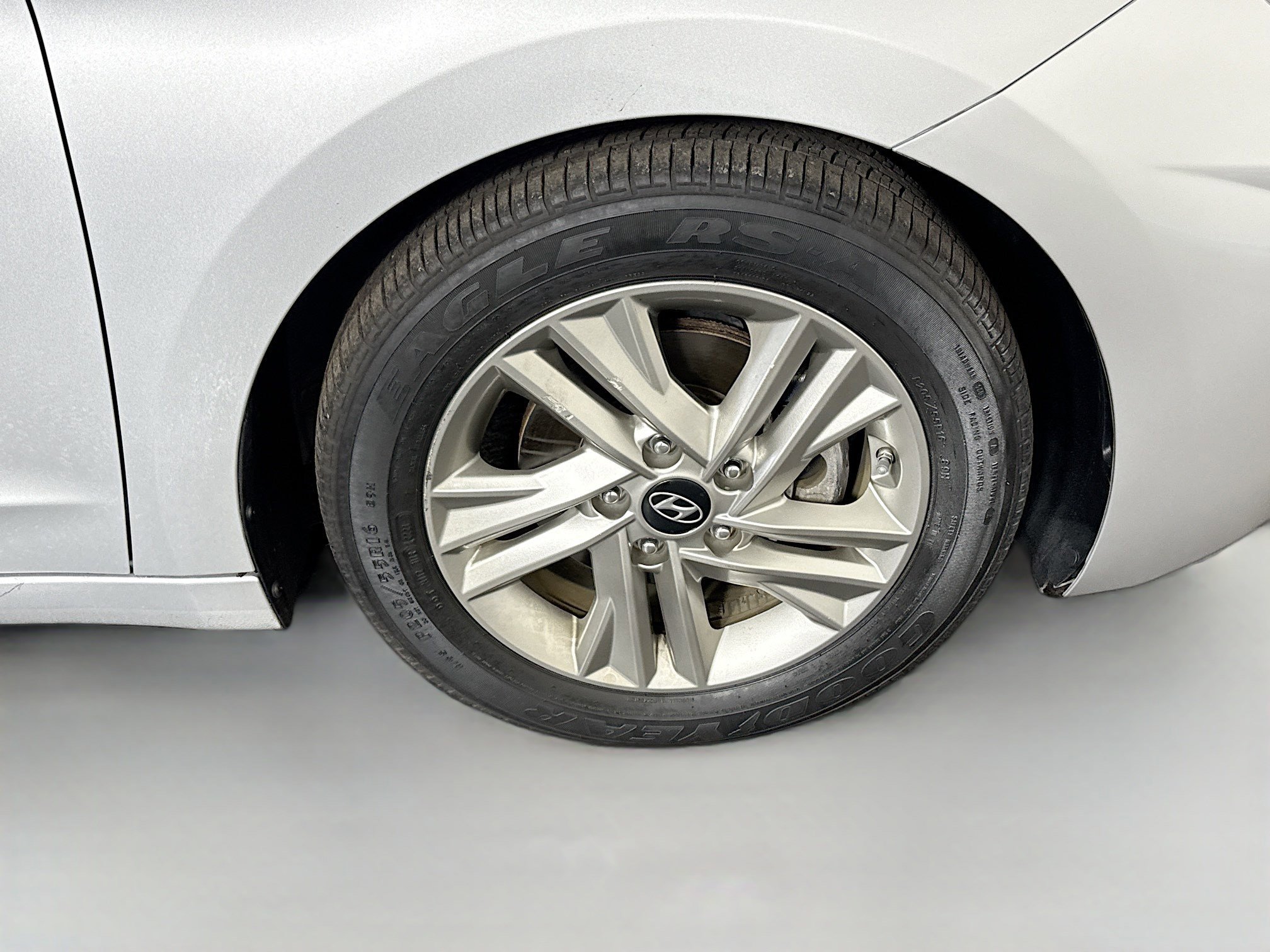 Used 2019 Hyundai Elantra SEL image 31