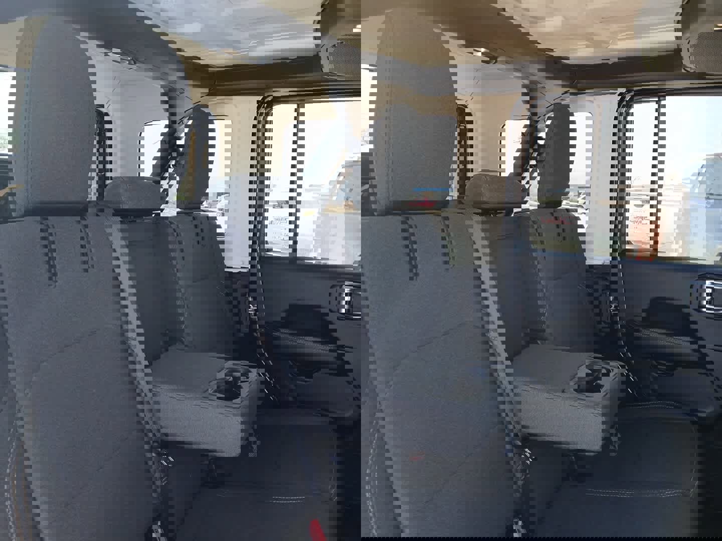 Used 2025 Jeep Wrangler Sahara image 64