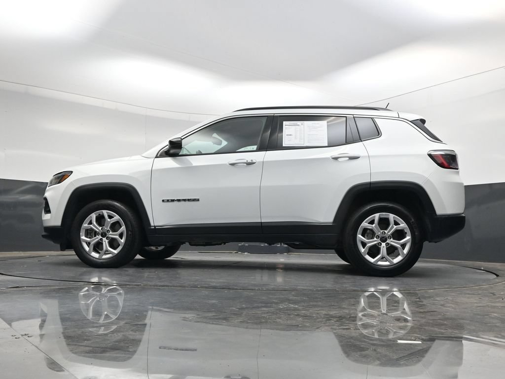 Used 2025 Jeep Compass Latitude AWD/4WD image 37